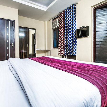 Hotel O Crosswinds Residency Indirapuram Kültér fotó