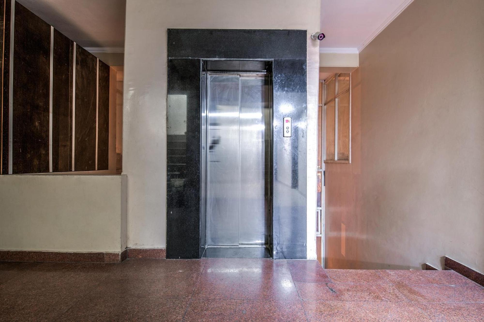 Hotel O Crosswinds Residency Indirapuram Kültér fotó