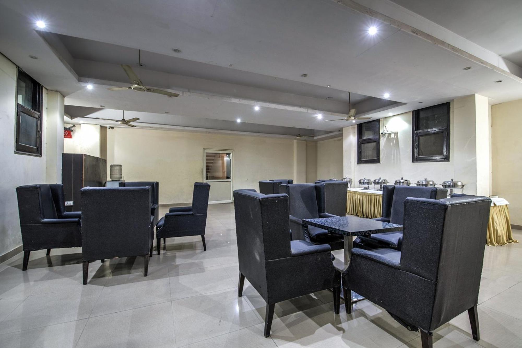 Hotel O Crosswinds Residency Indirapuram Kültér fotó