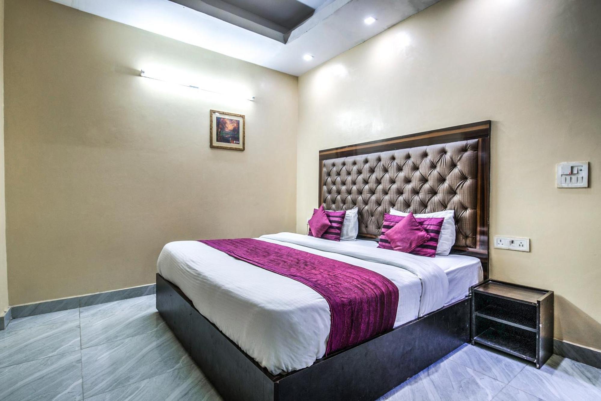 Hotel O Crosswinds Residency Indirapuram Kültér fotó